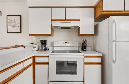 Upstay 3BR Family-Friendly Stylish Retreat w Patio - Foto 12