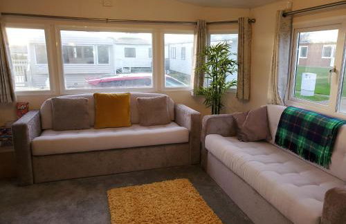 Parkdean Kessingland Beach Holiday Chalet - Photo 6