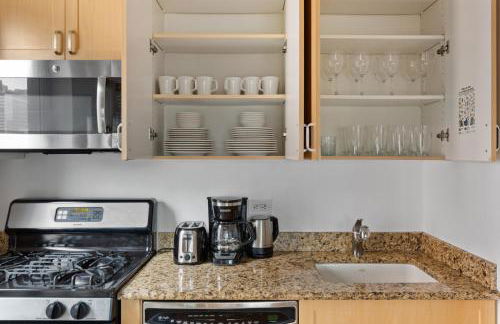 1BR nr Times Sq w Indoor pool Doorman NYC-50 - Foto 10