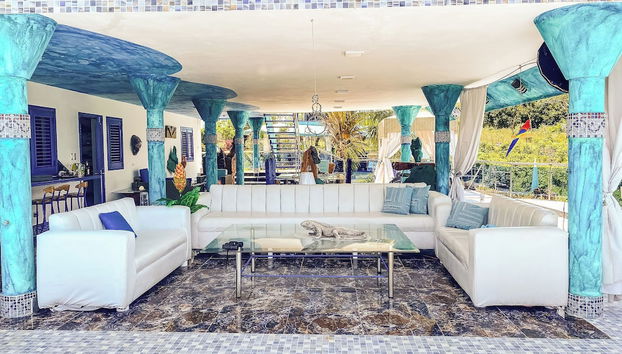 Coin salon dans le hall