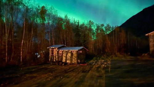 Tiny Home at Bear Mountain -Only 25 Min from Anchorage, Great Central location-Cute & Comfortable - Photo 3