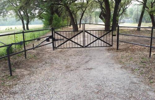 The Lonely Bull Luxury Container Home on 5 Acres - Foto 23