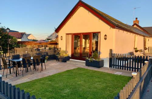 Potters Barn - Photo 1