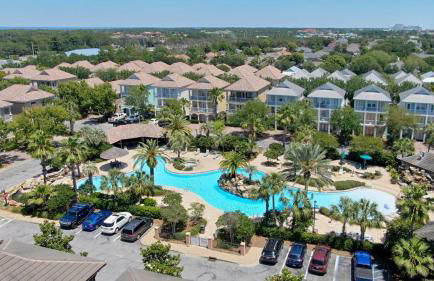 Amazing 4 Bedroom Vacation Home in The Villages of Crystal Lakes - Foto 44