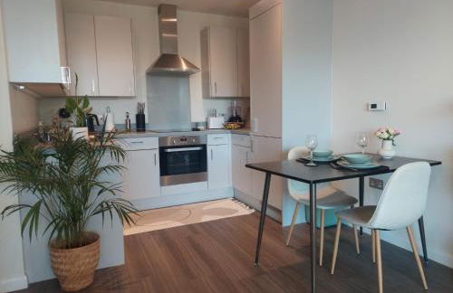 Modern Flat Close to Heathrow Airport & Central London - Foto 2