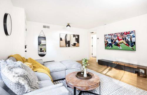 Newly Modern 4BR2BA Rambler by Super Market - Foto 9