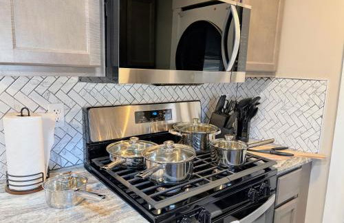 Your Cozy Home Away From Home king bed, parking - Foto 10