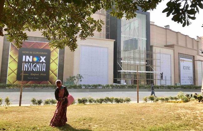 Security & Comfort 2 Bedroom Apartment in Gurugram - Foto 36