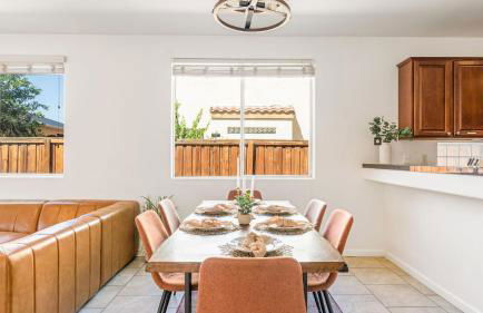 Desert Oasis w Pool Spa BBQ Outdoor Dining Under the Palms Calle Tolosa by AvantStay - Foto 11