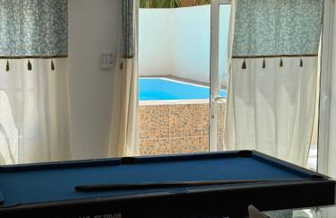 Villa LiLo Private House with Heated Pool - Foto 28