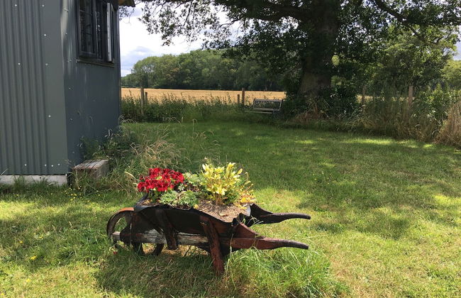 Charming Luxurious Rural Shepherds Hut - Foto 24
