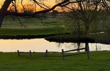 Par-fect Escape on Lake Windsor Golf Course - Foto 1