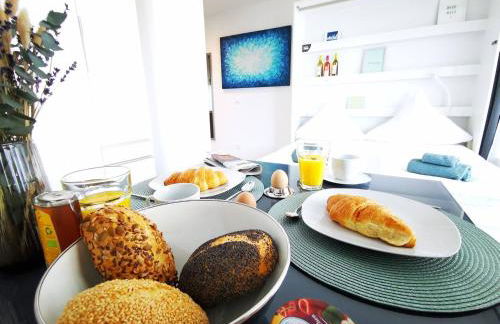 HH 01 by ROCKCHAIR - SUPERHOST Status - Modernes Apartment mit sonnigem Balkon & premium Boxspringbetten in Winterhude - Hamburg Top Geheimtipp - Foto 10