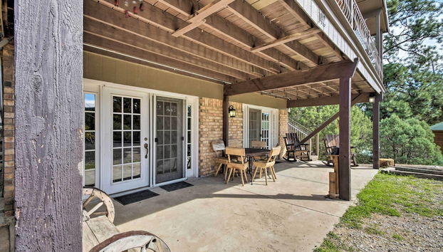 Cozy Ruidoso Cabin w/ Hot Tub & Game Room - Photo 5, Intérieur