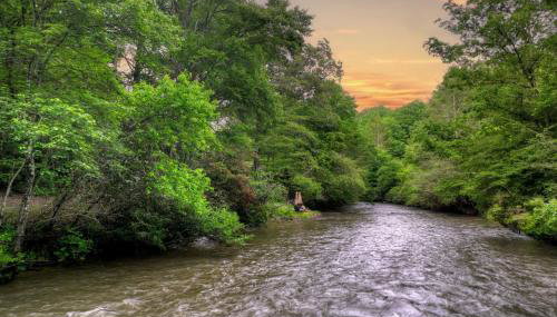 A Little Bit of Heaven Swim in the creek soak in the hot tub and relax in comfort - Foto 4, Other