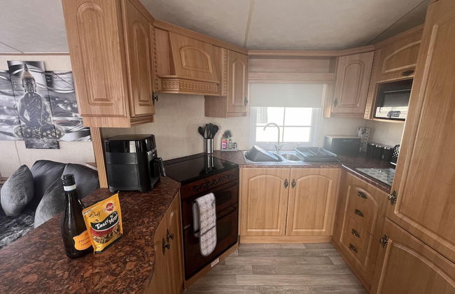 Cozy Cabin Retreat in Towyn - Foto 6