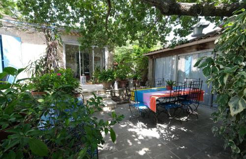 jolie location, maison avec piscine et joli jardin fleuri, à oppède dans le luberon en provence – 6 personnes - Foto 20