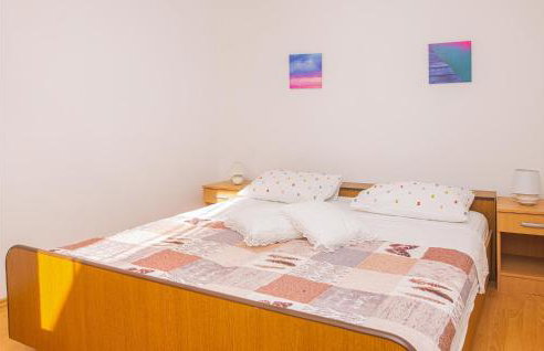 Cozy Home In Cista Velika With Wifi - Photo 25