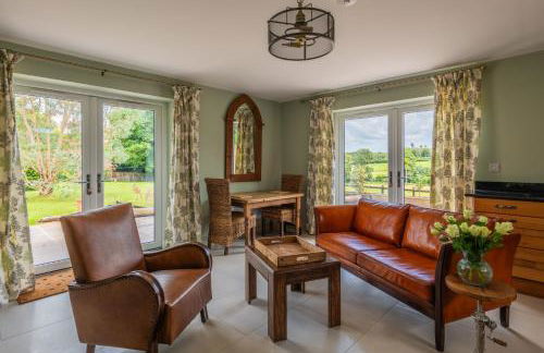 Self-contained cosy one bedroom holiday barn - Photo 2