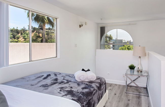 Luxurious 2BD & Den Hollywood Apartment - Foto 7