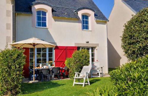 LocaLise - Maison E4 au Guilvinec - A 20m de la mer avec jardin et piscine - Tout à pied, plages, port, centre, commerces, marché - Wifi inclus - Linge de lit inclus - Animaux bienvenus - Foto 1