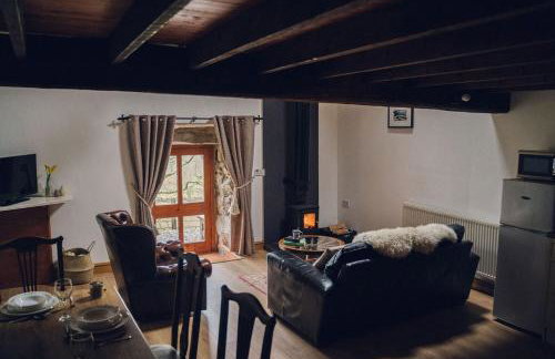 17th Century Mountain Farm Barn at Perthi - Photo 2