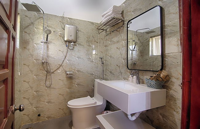 Hoa May Hotel - Photo 76