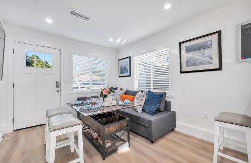 Cozy Cottage, Brand New, fully Private, walk to Everything - Foto 15