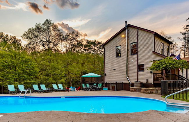 Family Fun Oasis Hot Tub Steam Room Pool Stream Firepit Games - Foto 11