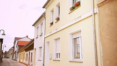 Turmblick-Gaestequartier-Coswig-Hier-erwartet-Sie-individueller-Service-im-Herzen-der-Altstadt - Foto 2