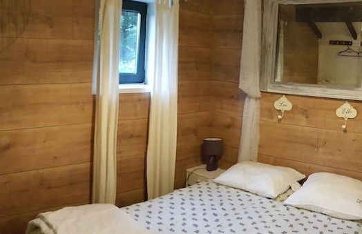 Bungalow With View Near Coo - Photo 8