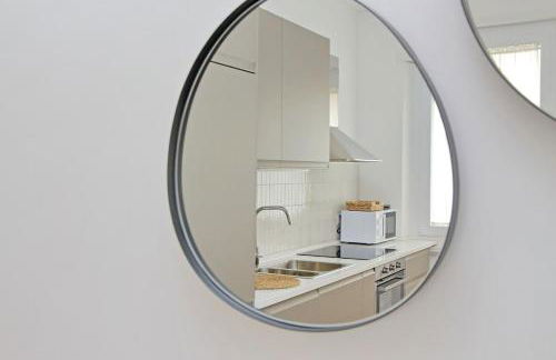 Brand New Modern Apt 2 Stops to Colosseum - Photo 3