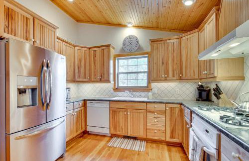 Norfork Lake Access Cabin with Deck and Water View! - Foto 10