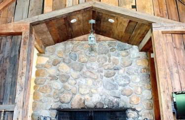 Historic Renovated Barn at Boorn Brook Farm - Manchester Vermont - Photo 24