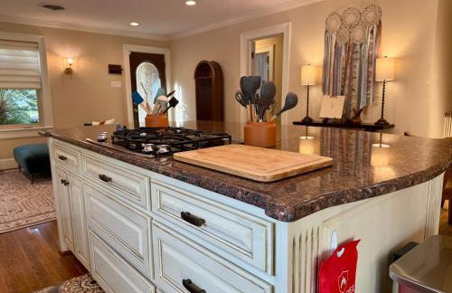 Private Heated Pool - Sound to Shore - 1930s Tudor - Foto 19