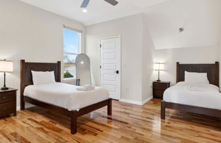 Chestnut Ember by AvantStay Indoor-Outdoor Living Firepit Balcony Near Downtown Austin Hotspots - Foto 24