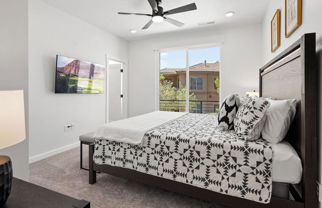 Touch of Class Stunning 5 Bdr! - Photo 5