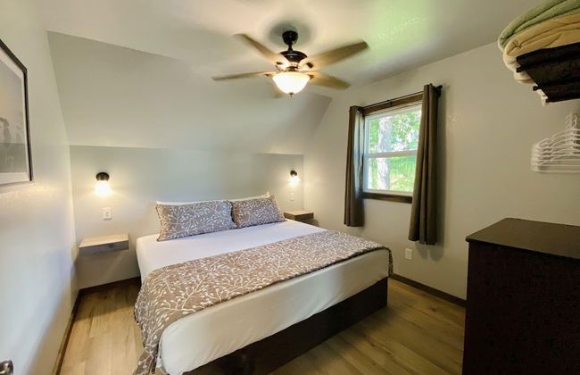 Calm Waters Cabin Resort - Photo 24