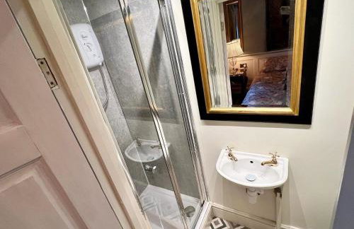 Tan-yr-Ogo Gate Lodge, Gwrych Castle - Foto 2