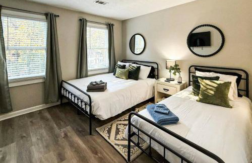 King Bed! Soaking tub! Fenced Yard w Screen Patio - Foto 44