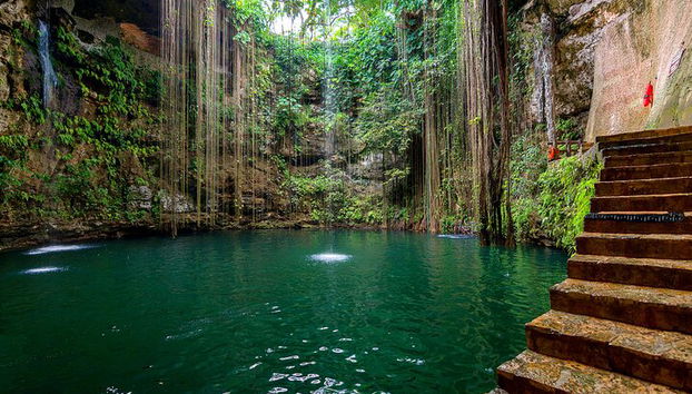 Maya-Abenteuer in Chichén Itzá. Beinhaltet Cenote Ik Kil und Suytun - Foto 2, Chichén Itzá und 2 heilige Cenoten Ik Kil und Suytun. Valladolid-Schnelltour
