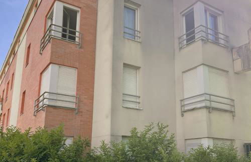 Les Agnettes - Paris Metro - Wifi - Parking - Tout équipé - Foto 13