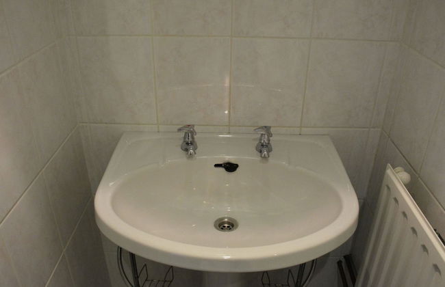 Modern Escape With Private Sauna - Photo 16