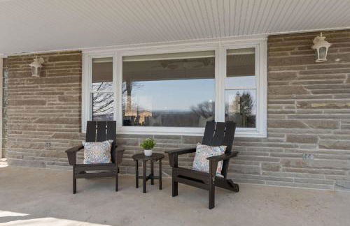 High-End Finger Lakes Escape - Expansive Game Room, Cozy Firepit, & Scenic Views - Foto 53