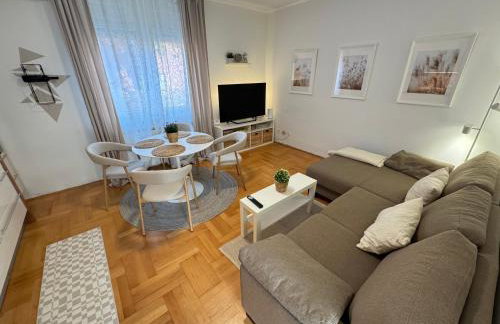 Prince Apartment Zagreb with Terrace - Photo 3