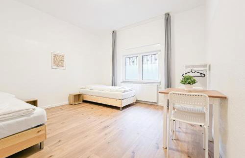 Tolstov Apartments - Monteurwohnung mit 3 Zimmern , Terrasse und Parkplatz - Photo 8