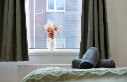 Open Mind Property - 2 Beds & Free Parking - Photo 2