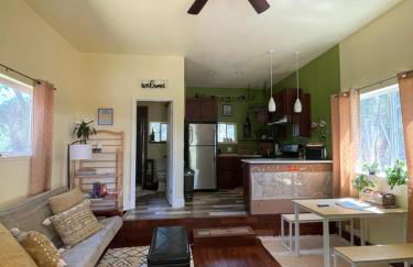 Blissful Acres hilltop cottage - Foto 7