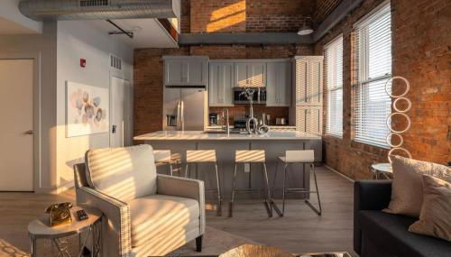 BUBBLES FANTASY SUITE Explore OTR and Rhinegeist - Photo 2