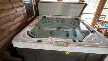 8BR 5BA Huge Dog Friendly Log Cabin near Wisconsin Dells and Lake sleeps 25plus - Foto 3